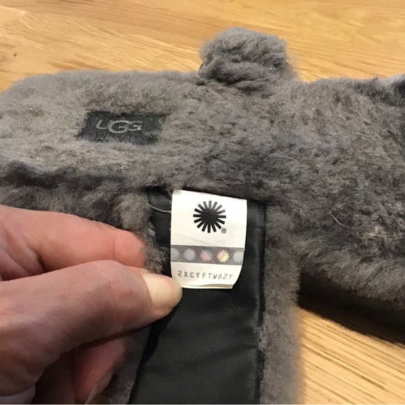 NWOT UGG Fluffette Slides - Picture 12 of 12